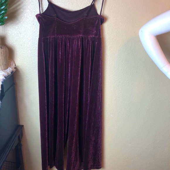 NWOT VELVET Urban Outfitters Molly Culotte Solid Burgundy Jumpsuit Romper - Picture 6 of 8